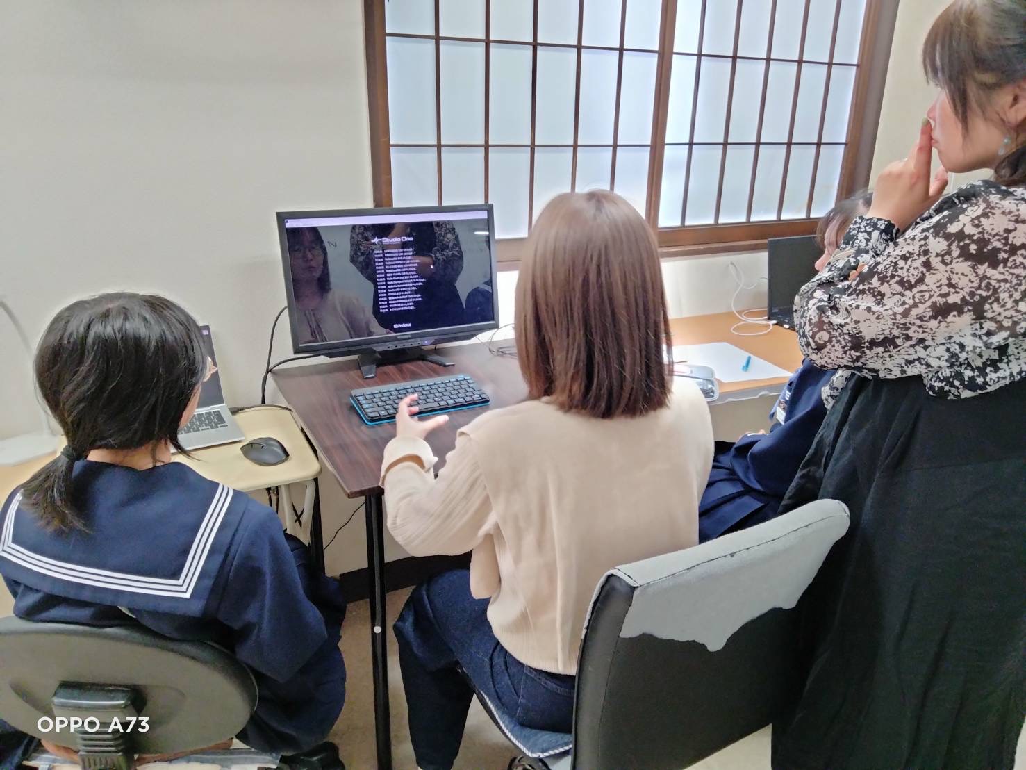 よってカフェさんで中学生とBGM制作